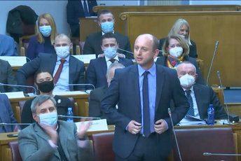 Knežević: Neka je novu vlast sramota što je uhapsila Daru sa Smokovca Knežević: Neka je novu vlast sramota što je uhapsila Daru sa Smokovca