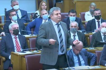 DF i Demokrate očekuju 14 resora, ali i podršku manjinskih partija DF i Demokrate očekuju 14 resora, ali i podršku manjinskih partija