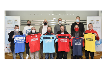 Sekretarijat za kulturu i sport donirao opremu fudbalskim klubovima Sekretarijat za kulturu i sport donirao opremu fudbalskim klubovima