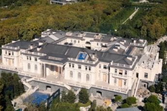 Snimak "Putinove palate" pregledan više od 100 miliona puta Snimak "Putinove palate" pregledan više od 100 miliona puta