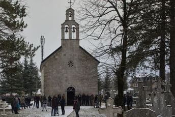 Možemo različito misliti, ali ovo je bajička crkva Prvi put pred Crkvom u proteklih tri decenije, bez policijskih blokada