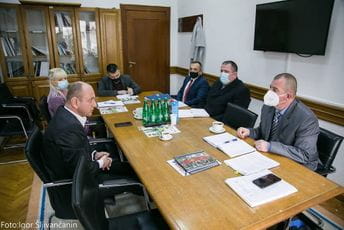 Knežević sa predstavnicima Vojske razgovarao o nacionalnoj i političkoj diskriminaciji Knežević sa predstavnicima Vojske razgovarao o nacionalnoj i političkoj diskriminaciji