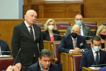 Snaha Branka Radulovića dobila posao u Skupštini Snaha Branka Radulovića dobila posao u Skupštini