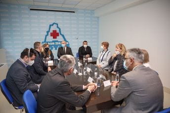 Deripaska pomaže u borbi protiv korona virusa Deripaska pomaže u borbi protiv korona virusa