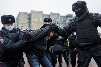 Rusi izašli na ulice, krenula hapšenja, internet i mobilni telefoni u prekidu Rusi izašli na ulice, krenula hapšenja, internet i mobilni telefoni u prekidu