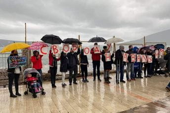 Protesti u Podgorici i Herceg Novom zbog hapšenja ruskog opozicionara Protesti u Podgorici i Herceg Novom zbog hapšenja ruskog opozicionara