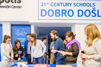 Osnovci u Crnoj Gori stiču vještine za 21. vijek: Kritičko mišljenje i programiranje temelj savremenog obrazovanja Osnovci u Crnoj Gori stiču vještine za 21. vijek: Kritičko mišljenje i programiranje temelj savremenog obrazovanja