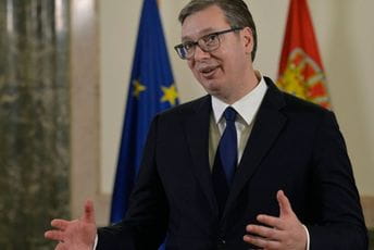 Vučić kreće na Crnu Goru, ne tenkovima, nego osmijehom i mantijom. Vrijeme je da ta zemlja digne glas, dok još može