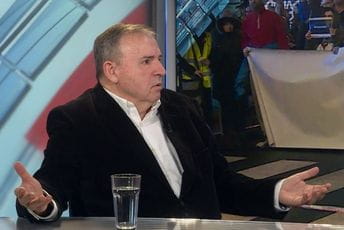 Reditelj čuvenog jugoslavenskog filma o epidemiji velikih boginja primio vakcinu protiv korone Reditelj čuvenog jugoslavenskog filma o epidemiji velikih boginja primio vakcinu protiv korone