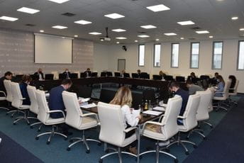 Za predsjednika Upravnog odbora Univerziteta Crne Gore izabrana prof. dr Rajka Glušica Za predsjednika Upravnog odbora Univerziteta Crne Gore izabrana prof. dr Rajka Glušica