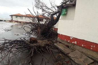 Izvođač radova počinje izradu nasipa Izvođač radova počinje izradu nasipa