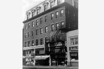 Na današnji dan: Puštena u rad prva telefonska centrala Na današnji dan: Puštena u rad prva telefonska centrala