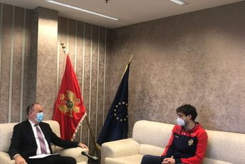 Lalošević: Adekvatno vrednovanje sportskih velikana je podstrek mladim sportskim nadama Lalošević: Adekvatno vrednovanje sportskih velikana je podstrek mladim sportskim nadama