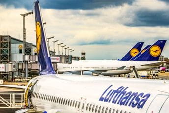 Njemačka smanjuje aviosaobraćaj sa zemljama najpogođenijim novim sojem virusa Njemačka smanjuje aviosaobraćaj sa zemljama najpogođenijim novim sojem virusa