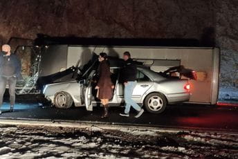 Autobus se prevrnuo, jedna osoba povrijeđena