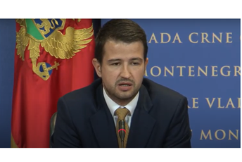 Milatović: Paket je kriznog karaktera, jednokratnu pomoć dobiće preko 100.000 ljudi Milatović: Paket je kriznog karaktera, jednokratnu pomoć dobiće preko 100.000 ljudi