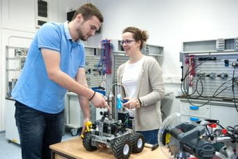 Pametne table olakšale odvijanje ispitnog roka na Mašinskom fakultetu UCG Pametne table olakšale odvijanje ispitnog roka na Mašinskom fakultetu UCG