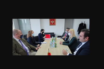 Ambasada SAD će nastaviti da pruža podršku Agenciji za sprječavanje korupcije Ambasada SAD će nastaviti da pruža podršku Agenciji za sprječavanje korupcije