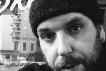 Službenica svih, pa i srpske vlasti na privremenom radu u Crnoj Gori Službenica svih, pa i srpske vlasti na privremenom radu u Crnoj Gori