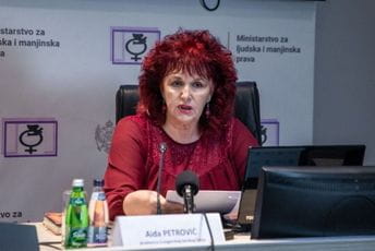 Crnogorski ženski lobi: Podrška za Jelenu i osuda nasilničkog ponašanja Crnogorski ženski lobi: Podrška za Jelenu i osuda nasilničkog ponašanja