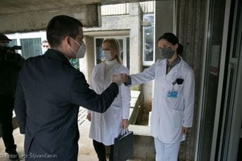 Poboljšanje uslova rada i materijalnog položaja zdravstvenih radnika mora biti prioritet nove vlasti Poboljšanje uslova rada i materijalnog položaja zdravstvenih radnika mora biti prioritet nove vlasti