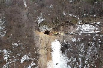 Završeno probijanje ulaza u Đalovića pećinu: Otvaranje za posjetioce najkasnije do 2022. godine Završeno probijanje ulaza u Đalovića pećinu: Otvaranje za posjetioce najkasnije do 2022. godine