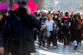 U Skoplju više stotina osoba na protestu protiv onlajn seksualnog uznemiravanja