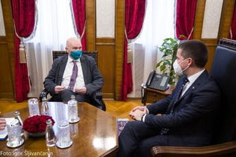 Bečić sa predstavnicima KAS fondacije: Ukinuta mogućnost novčanog kažnjavanja poslanika, uvodi se ministarski sat Bečić sa predstavnicima KAS fondacije: Ukinuta mogućnost novčanog kažnjavanja poslanika, uvodi se ministarski sat