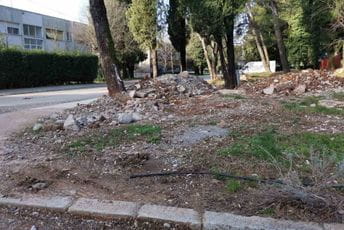 URA: Nedopustiva sječa borova pri rekonstukciji zgrade CANU, Ministarstvo da reaguje URA: Nedopustiva sječa borova pri rekonstukciji zgrade CANU, Ministarstvo da reaguje