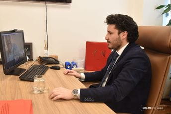 Reforme u bezbjednosnom sektoru Crne Gore neophodne Reforme u bezbjednosnom sektoru Crne Gore neophodne