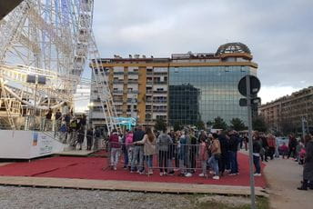 Veliko interesovanje za vožnju panoramskim točkom Veliko interesovanje za vožnju panoramskim točkom