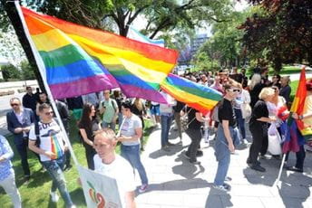 Srbija napravila prvi korak ka legalizovanju istopolnih zajednica Srbija napravila prvi korak ka legalizovanju istopolnih zajednica