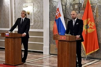 Radulović sa Korčokom razgovarao o mogućnosti kupovine vakcina Radulović sa Korčokom razgovarao o mogućnosti kupovine vakcina