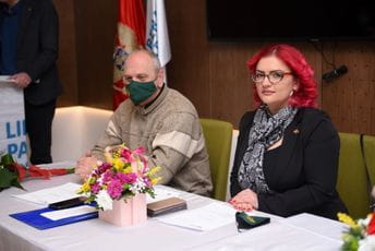 Marković: Nećemo dozvoliti buđenje aveti 90-ih, gnusno skrnavljenje džamije Marković: Nećemo dozvoliti buđenje aveti 90-ih, gnusno skrnavljenje džamije