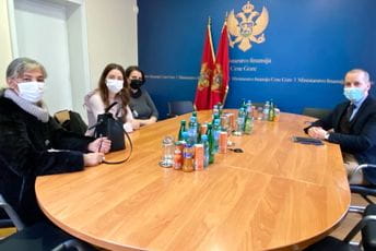 Intenzivirati saradnju sa NVO/NVU koja se bave humanitarnim djelovanjem Intenzivirati saradnju sa NVO/NVU koja se bave humanitarnim djelovanjem