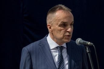 Pejović: Izvoz KAP-a pola milijarde eura, prosječna plata u Boksitima 958 eura Pejović: Izvoz KAP-a pola milijarde eura, prosječna plata u Boksitima 958 eura