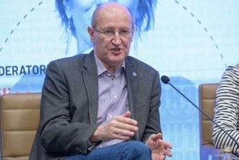 Crna Gora je gurnuta u okrilje razarajuće velikosrpske i populističke politike Crna Gora je gurnuta u okrilje razarajuće velikosrpske i populističke politike