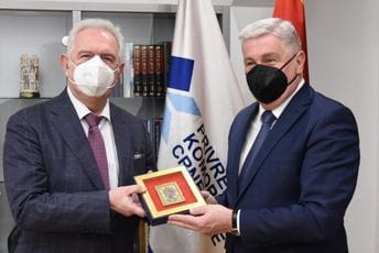 Ulazak Crne Gore u EU biće presudan za razvoj ekonomije, Rumunija udvostručila svoj BDP Ulazak Crne Gore u EU biće presudan za razvoj ekonomije, Rumunija udvostručila svoj BDP