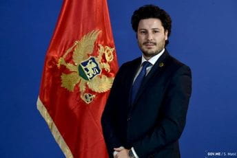 Abazović: Obostranim nastojanjem učvrstiti saradnju Crne Gore i Srbije Abazović: Obostranim nastojanjem učvrstiti saradnju Crne Gore i Srbije