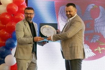 Vučić najboljeg koordinatora SNS-a Aleksandra Jokića poslao u Nikšić Vučić najboljeg koordinatora SNS-a Aleksandra Jokića poslao u Nikšić