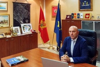 Carević donirao januarsku platu Domu zdravlja Carević donirao januarsku platu Domu zdravlja