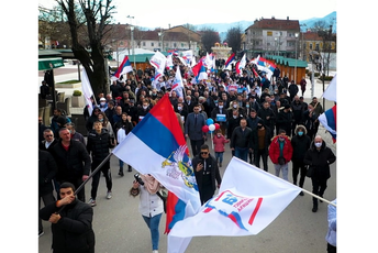Obećanja bolje budućnosti, uvijena u četničku uniformu Obećanja bolje budućnosti, uvijena u četničku uniformu