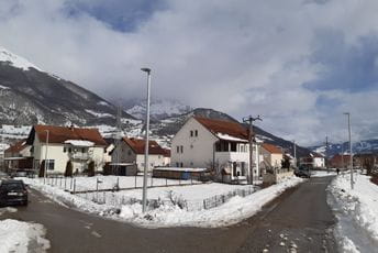 Bezbjedniji život uz novu rasvjetu u Gusinju zahvaljujući podršci Norveške Bezbjedniji život uz novu rasvjetu u Gusinju zahvaljujući podršci Norveške