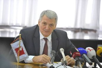 Perišić: Radnici KAP-a nemaju pravo na godišnji odmor i plaćeno odsustvo Perišić: Radnici KAP-a nemaju pravo na godišnji odmor i plaćeno odsustvo