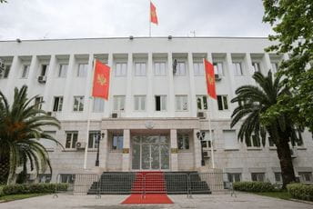 Članovi Predsjedništva BiH Džaferović i Komšić u radnoj posjeti Crnoj Gori Članovi Predsjedništva BiH Džaferović i Komšić u radnoj posjeti Crnoj Gori