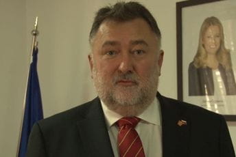 Gandel: Diplomatija se više vodi iza scene nego javno Gandel: Diplomatija se više vodi iza scene nego javno