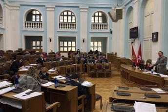 Skupština Prijestonice Cetinje: Filip Adžić podnio ostavku na mjesto odbornika Skupština Prijestonice Cetinje: Filip Adžić podnio ostavku na mjesto odbornika