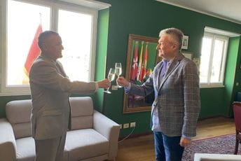 Vlahović: Grdno se vara ko od mene očekuje da ću da odstupim od obaveze prema državi Crnoj Gori Vlahović: Grdno se vara ko od mene očekuje da ću da odstupim od obaveze prema državi Crnoj Gori