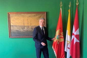 Vlahović: Poslije sramotnog obrazloženja i nastupa premijera, cijela Vlada mora da ode Vlahović: Poslije sramotnog obrazloženja i nastupa premijera, cijela Vlada mora da ode