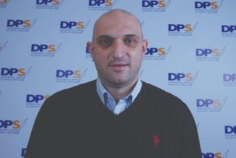 Abdić: Nemojte ljudi, ako boga znate! Abdić: Nemojte ljudi, ako boga znate!